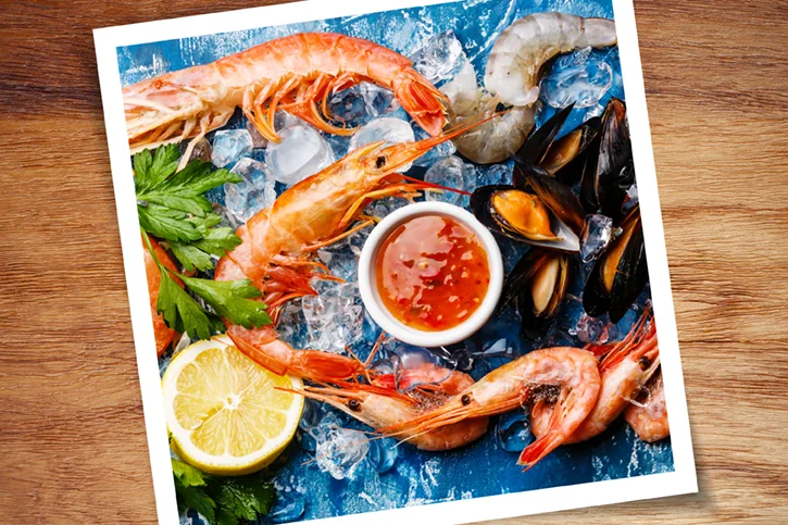 Meeresfrüchte auf einem Teller.